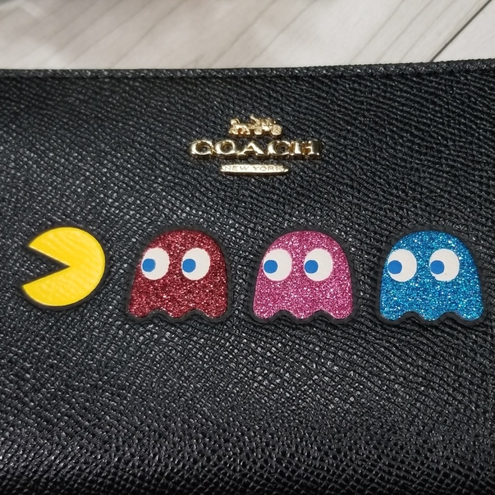 SOLD****Coach pacman wallet - Picture 4 of 8